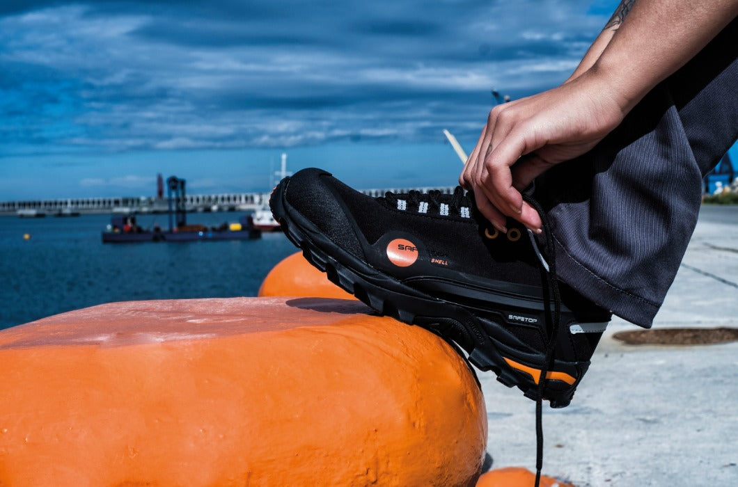 LA DIFFÉRENCE ENTRE CHAUSSURES ANTISTATIQUES ET ESD